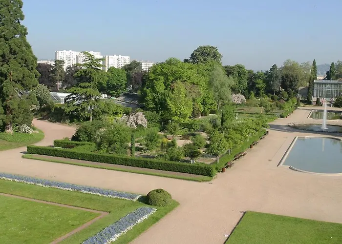 Gauche Collé Au Jardin Des Plantes Appartement